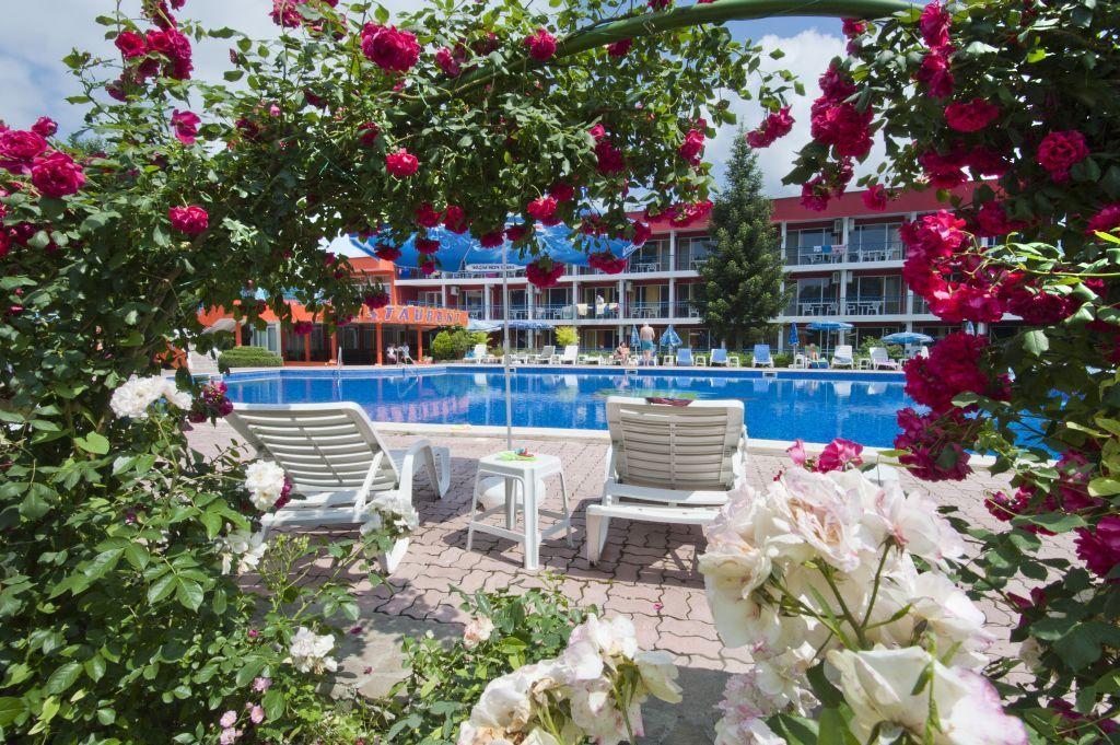 Regina Hotel Slântsjev Brjag Eksteriør bilde